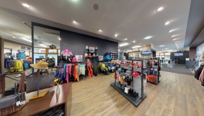 Innenansicht eines Bekleidungsgeschäfts